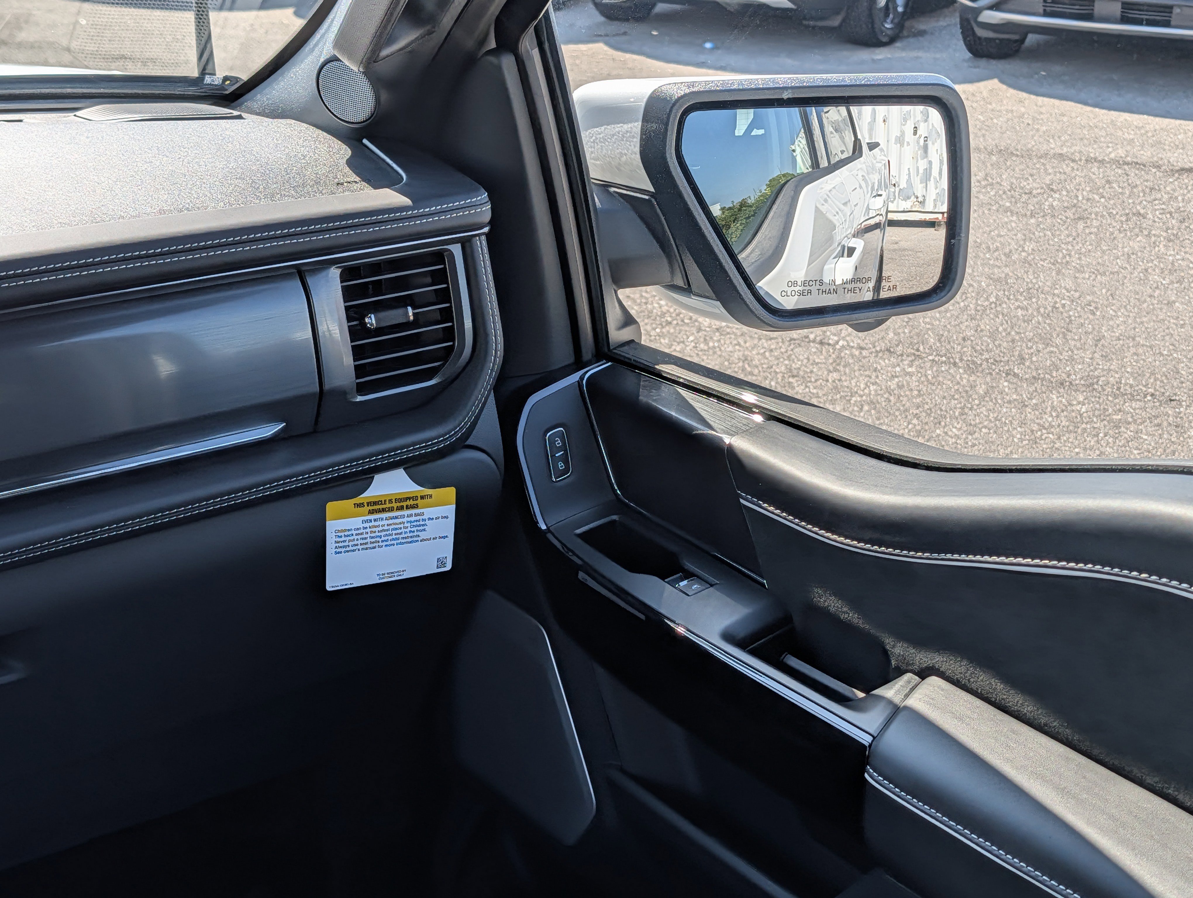 New 2025 Ford F150 Lightning Platinum w/ Dark Elements Package image 19