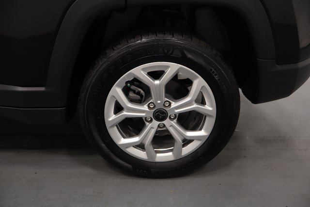 New 2025 Jeep Compass Sport image 24