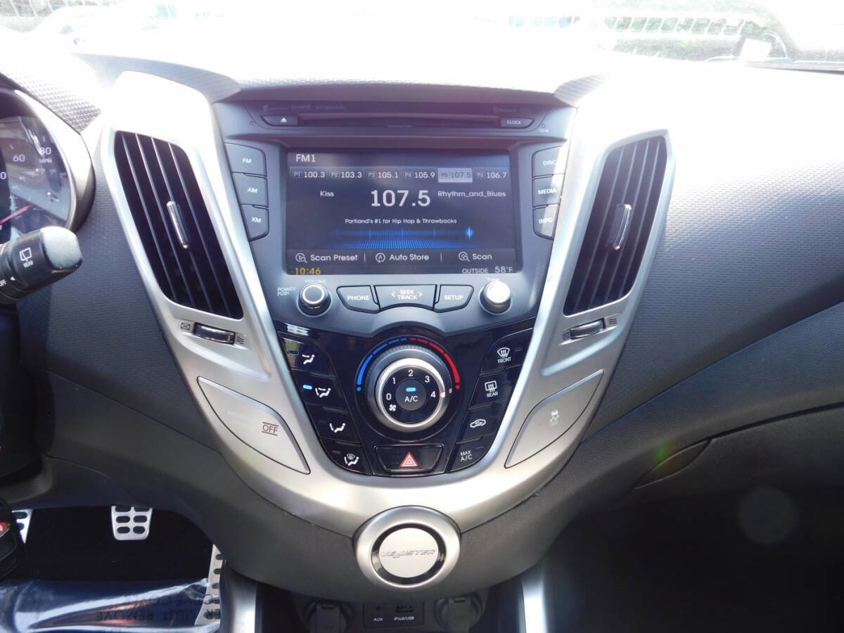 Used 2014 Hyundai Veloster w/ Style Package 02 FWD image 8
