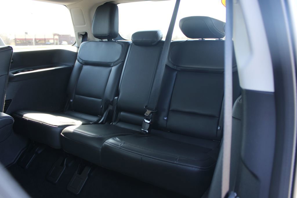 Used 2025 Ford Expedition Platinum image 33