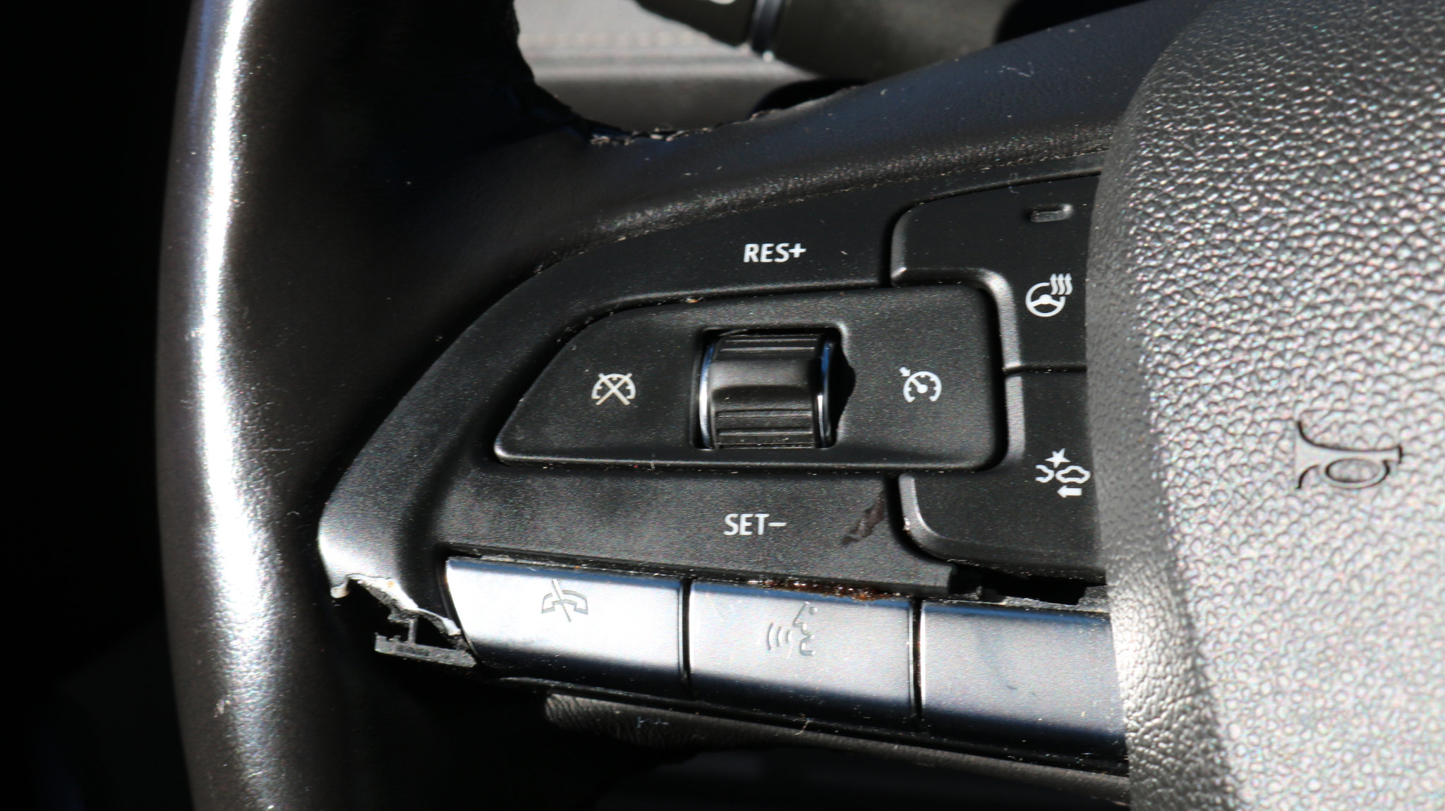 Used 2021 Cadillac XT4 Luxury w/ Cold Weather Package image 26