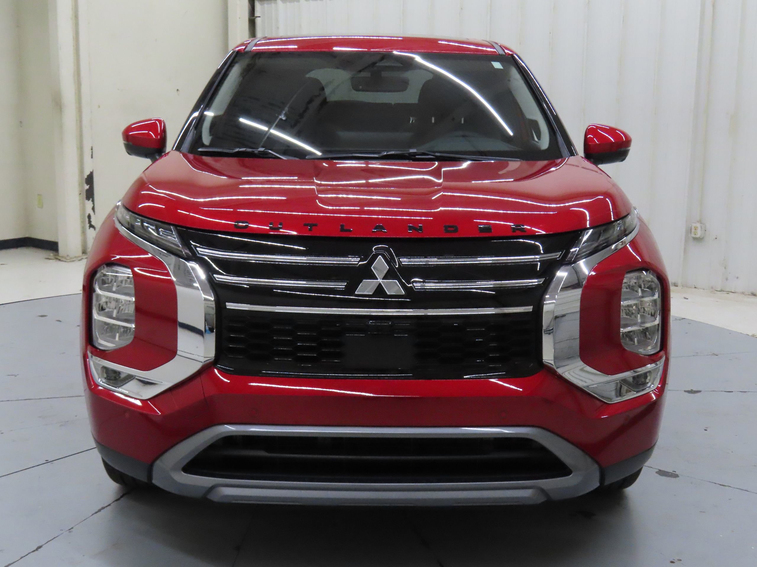 New 2025 Mitsubishi Outlander SE image 8