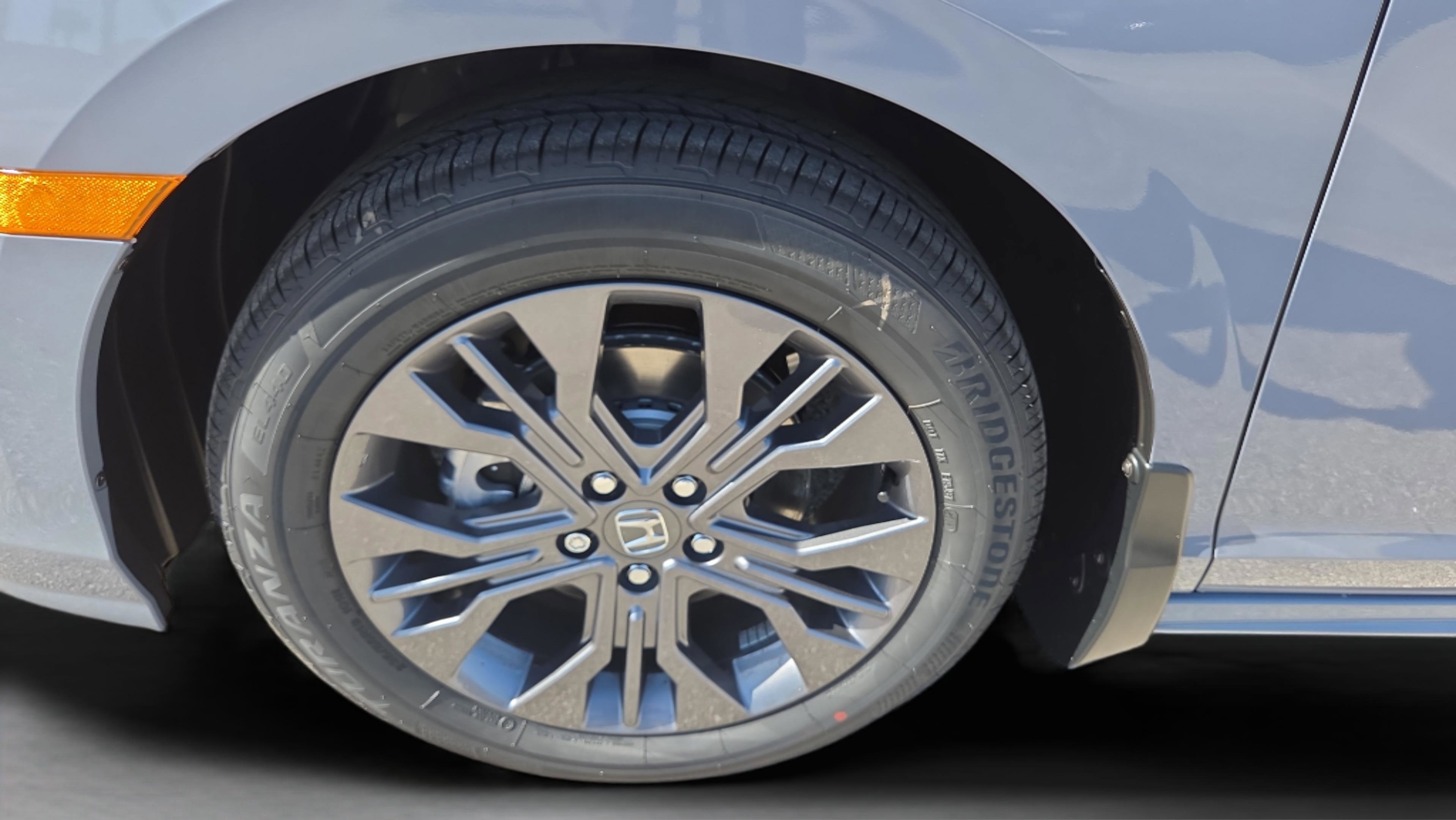 New 2026 Honda Odyssey Touring image 24