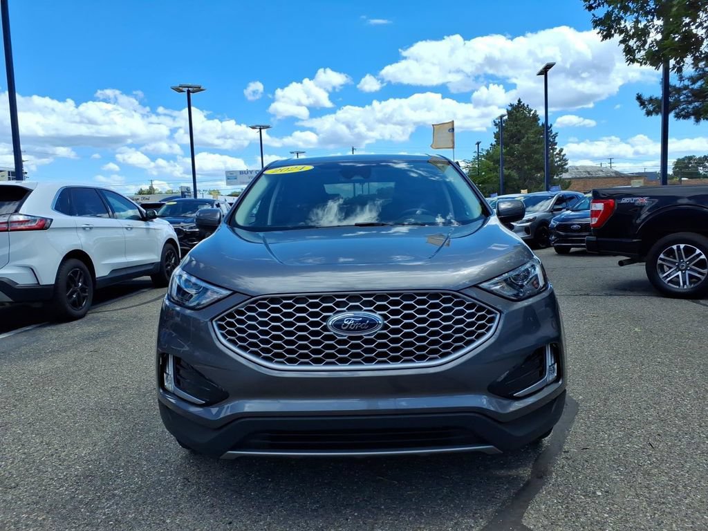 Used 2024 Ford Edge SEL w/ Convenience Package AWD/4WD image 3