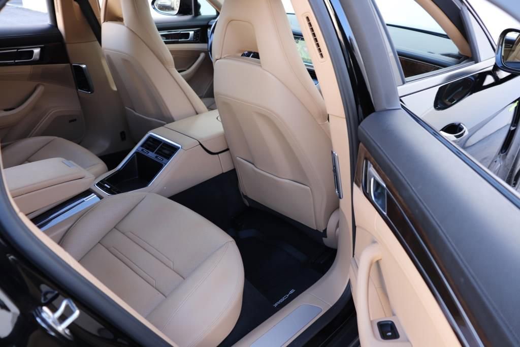 Used 2018 Porsche Panamera 4 image 25