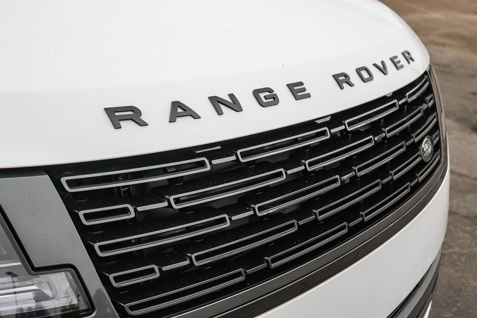 New 2025 Land Rover Range Rover SE image 16