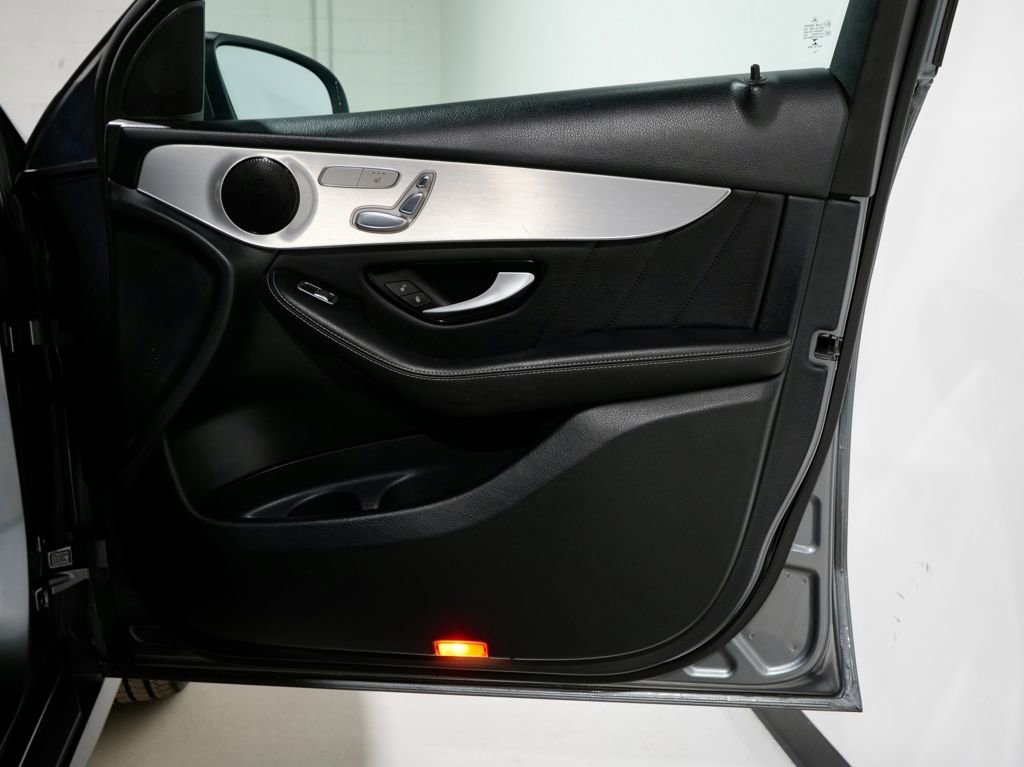 Used 2019 Mercedes-Benz GLC 300 image 26