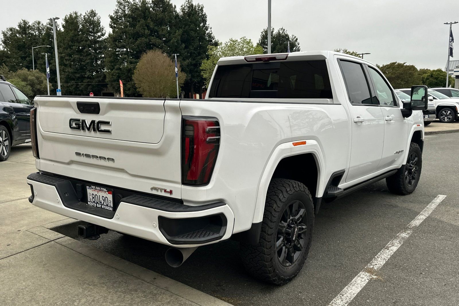 Used 2024 GMC Sierra 2500 AT4 w/ AT4 Premium Plus Package image 5