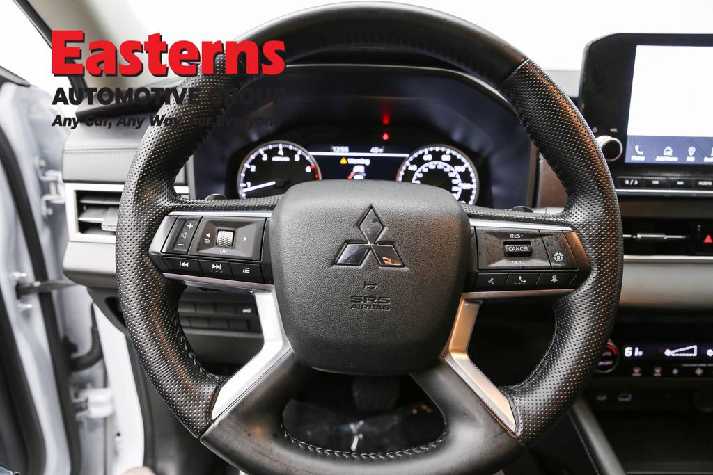 Used 2024 Mitsubishi Outlander SE image 10