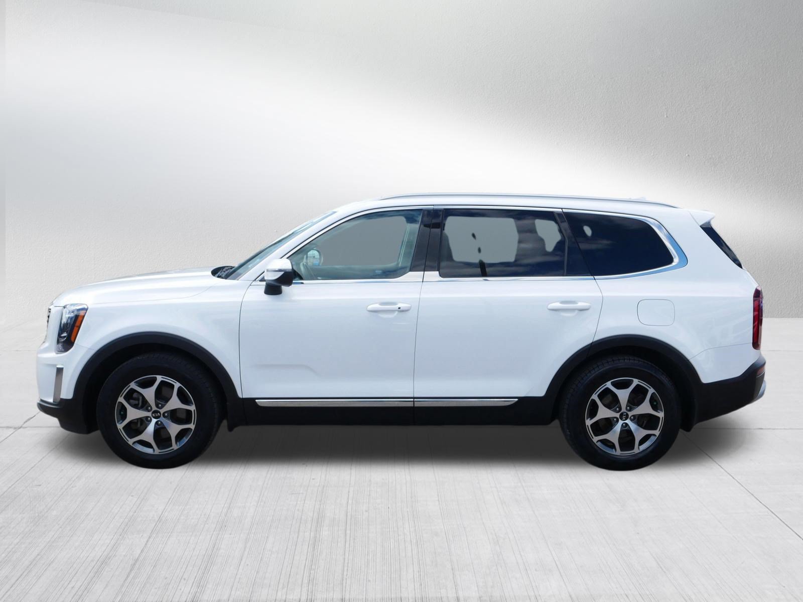 Used 2020 Kia Telluride EX AWD/4WD image 4
