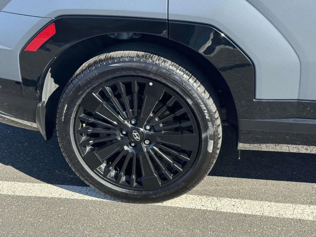 Used 2025 Hyundai Santa Fe Calligraphy image 8