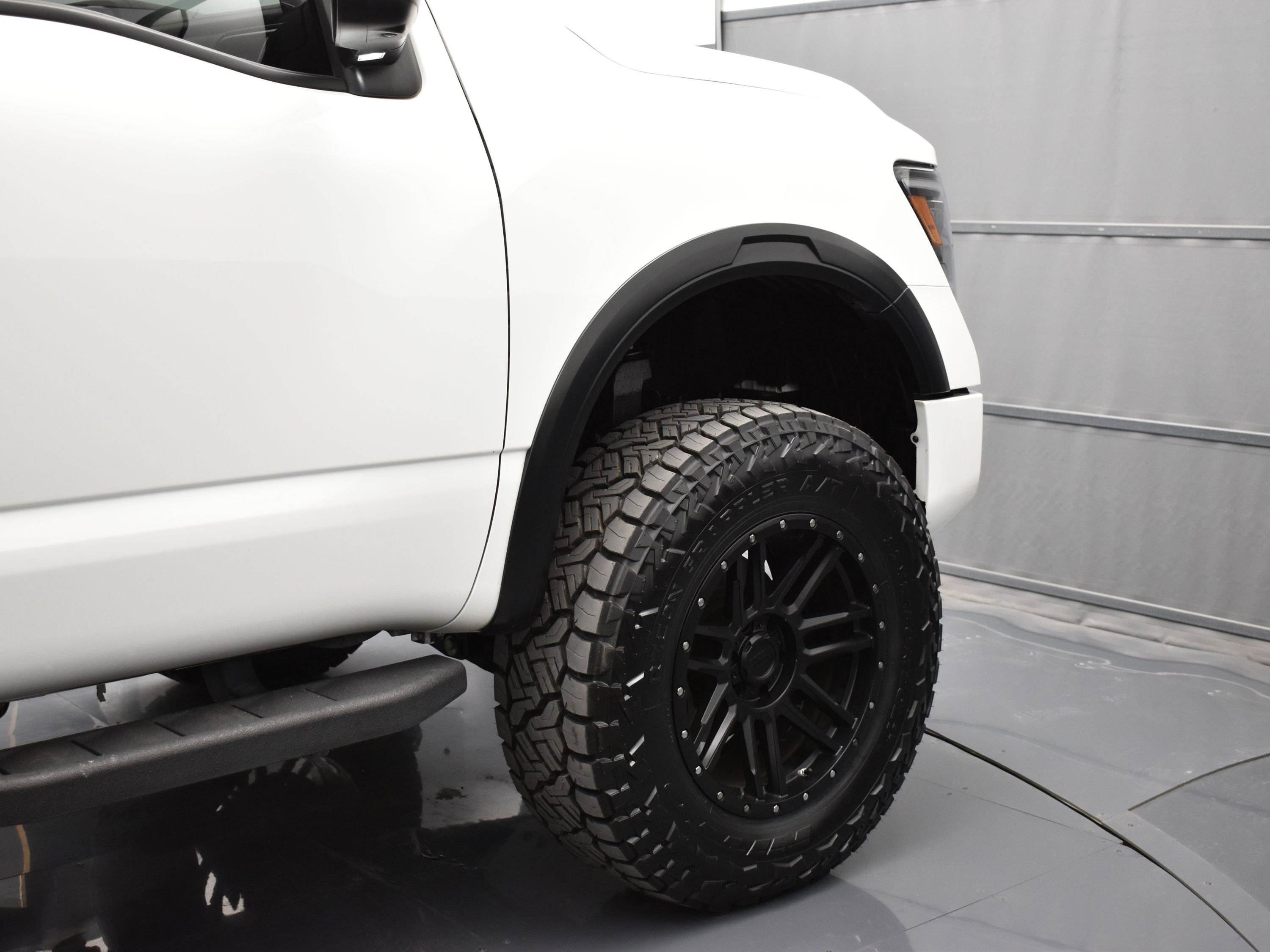 Used 2023 Nissan Titan PRO-4X w/ Pro-4x Convenience Package image 46