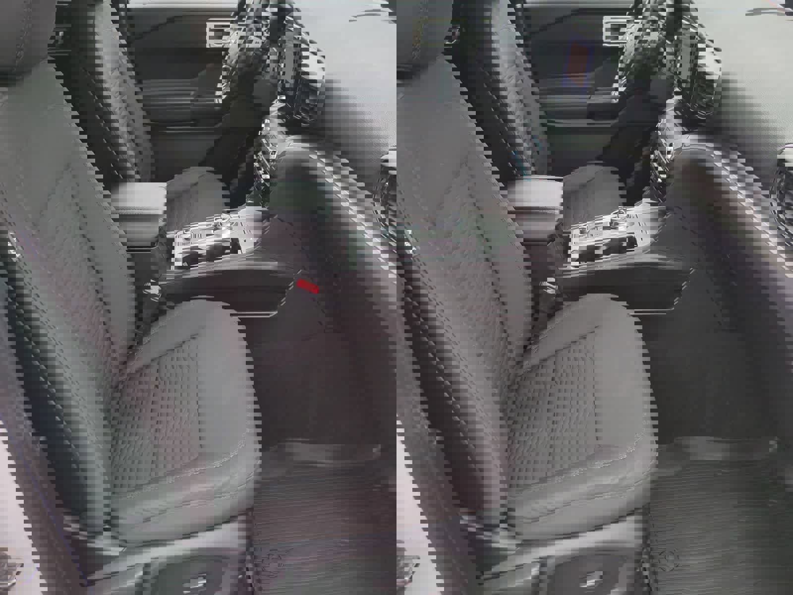 Used 2020 Ford Explorer XLT w/ Comfort Package image 19