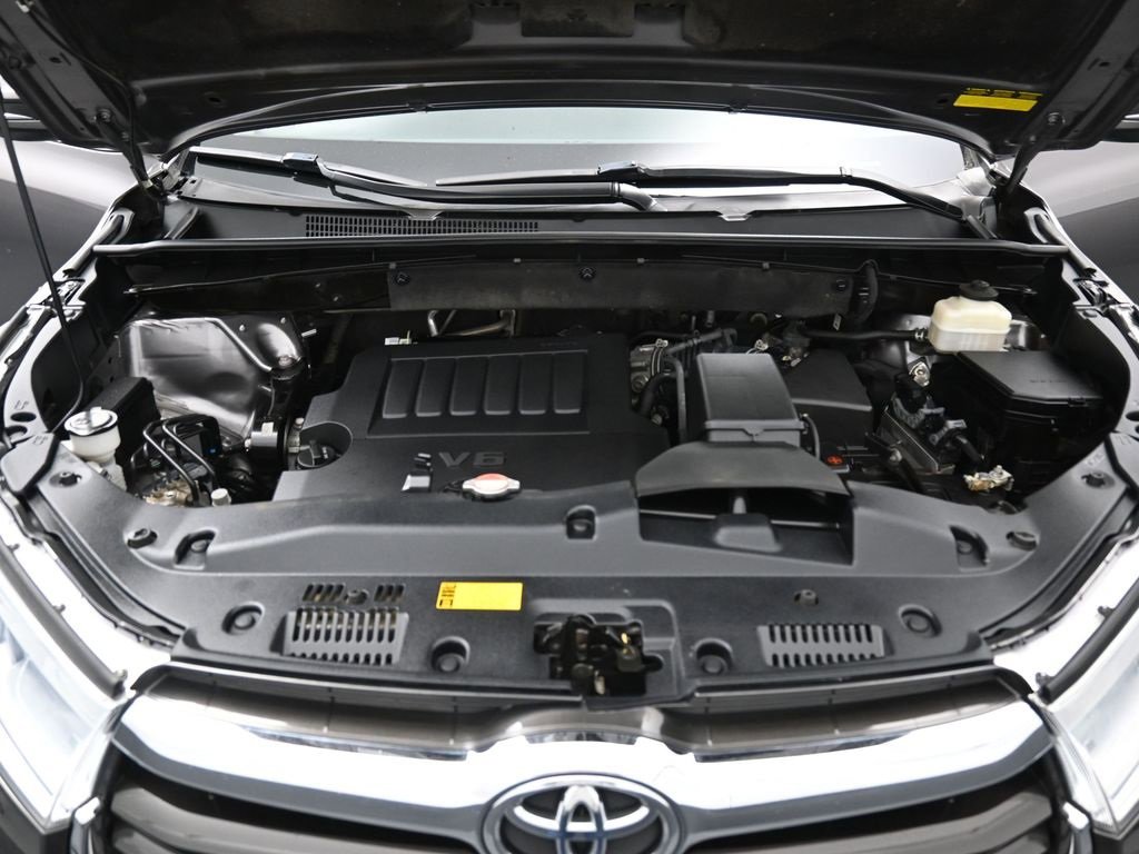 Used 2016 Toyota Highlander XLE image 32