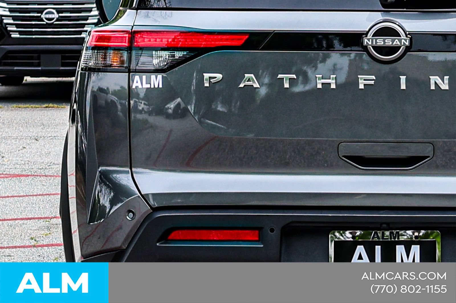 Used 2025 Nissan Pathfinder SV AWD/4WD image 14