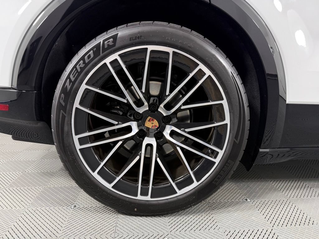 New 2026 Porsche Cayenne Electric AWD/4WD image 12