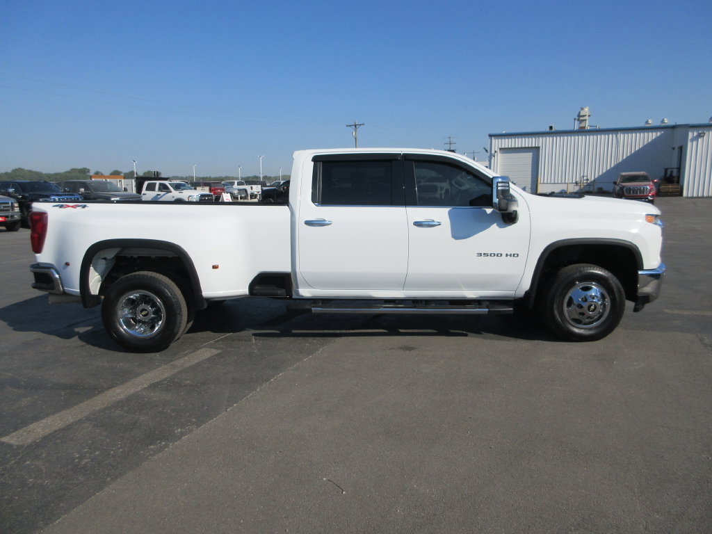 Certified 2022 Chevrolet Silverado 3500 LTZ w/ LTZ Convenience Package AWD/4WD image 5