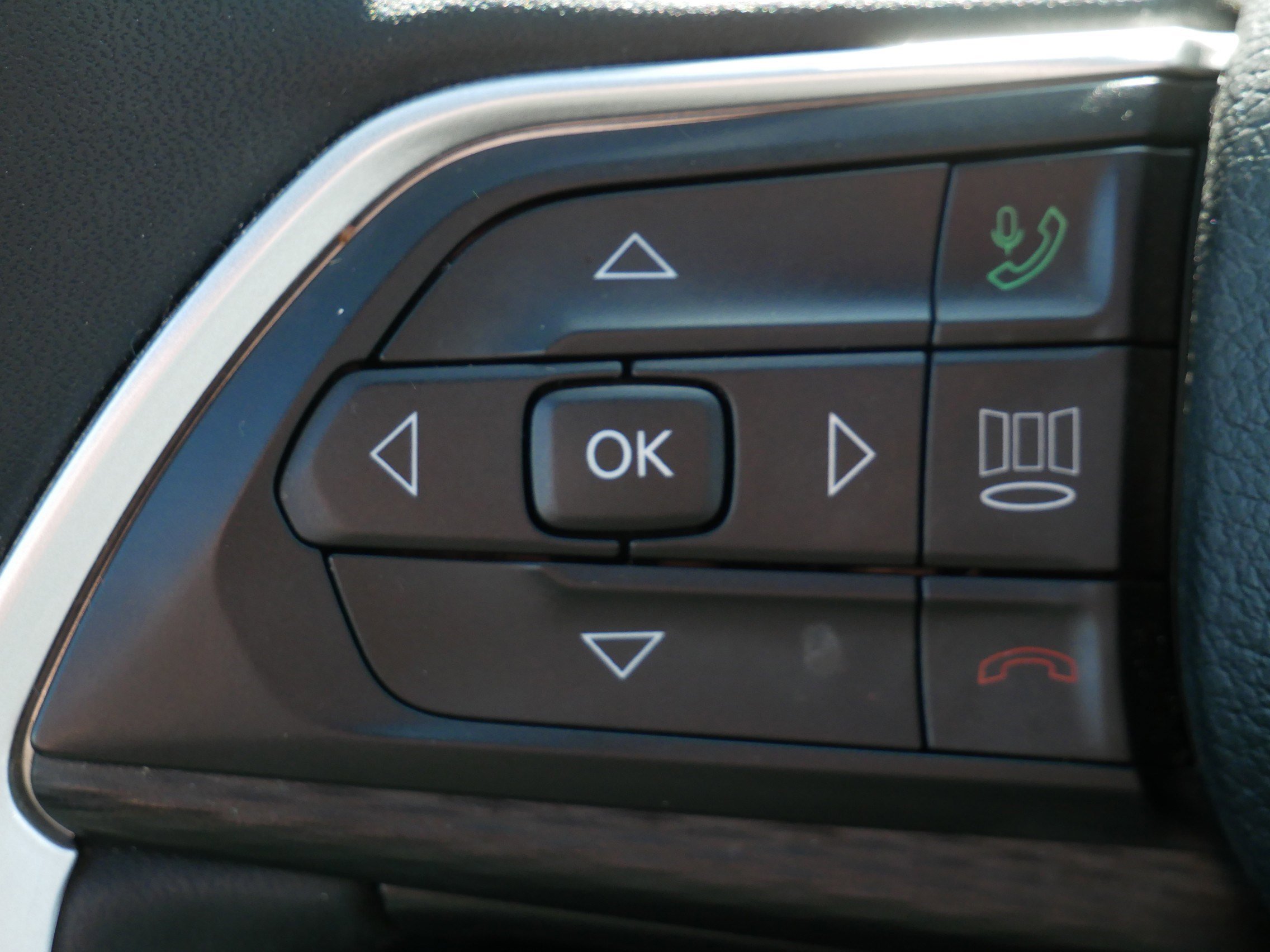 Certified 2023 Jeep Grand Cherokee L Laredo image 24