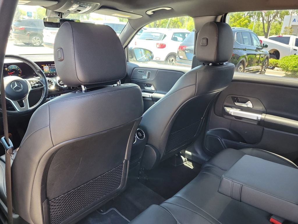 Used 2023 Mercedes-Benz GLB 250 4MATIC w/ Premium Package image 12