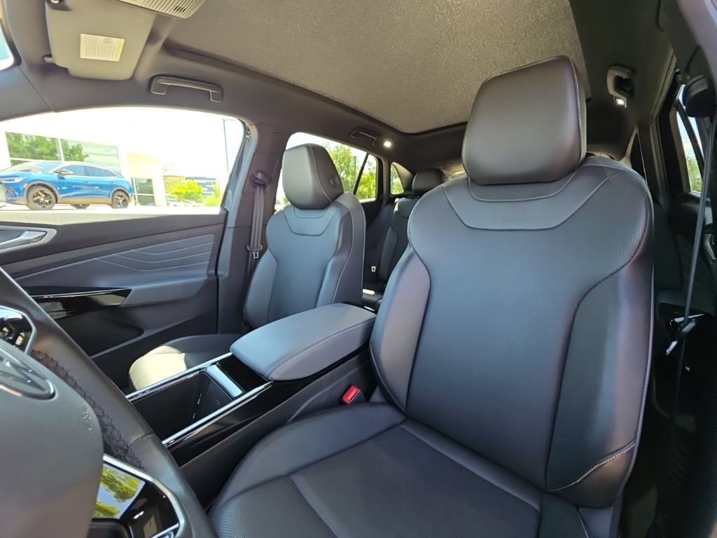 Certified 2023 Volkswagen ID.4 Pro S Plus AWD/4WD image 12
