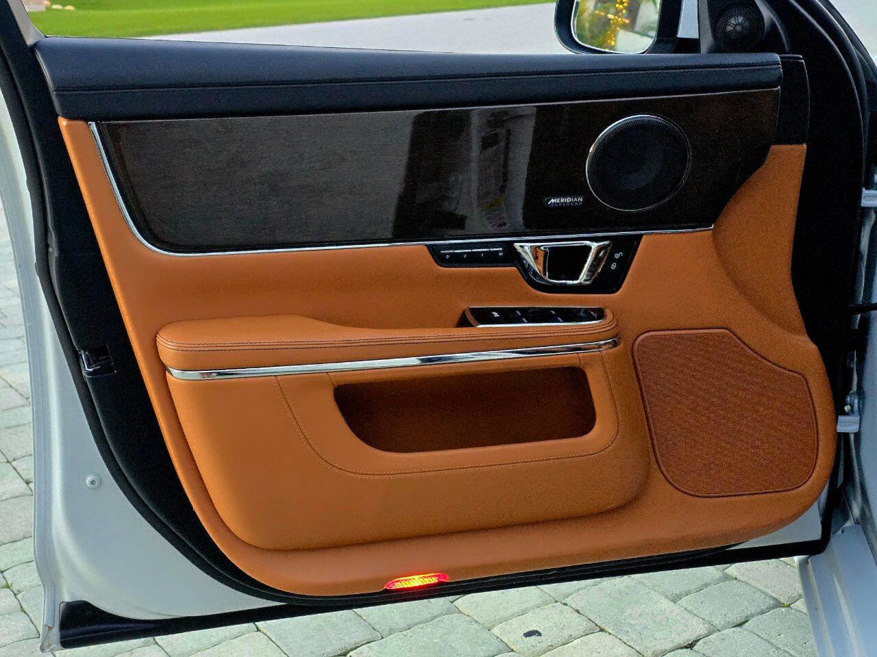 Used 2019 Jaguar XJ L Supercharged image 64