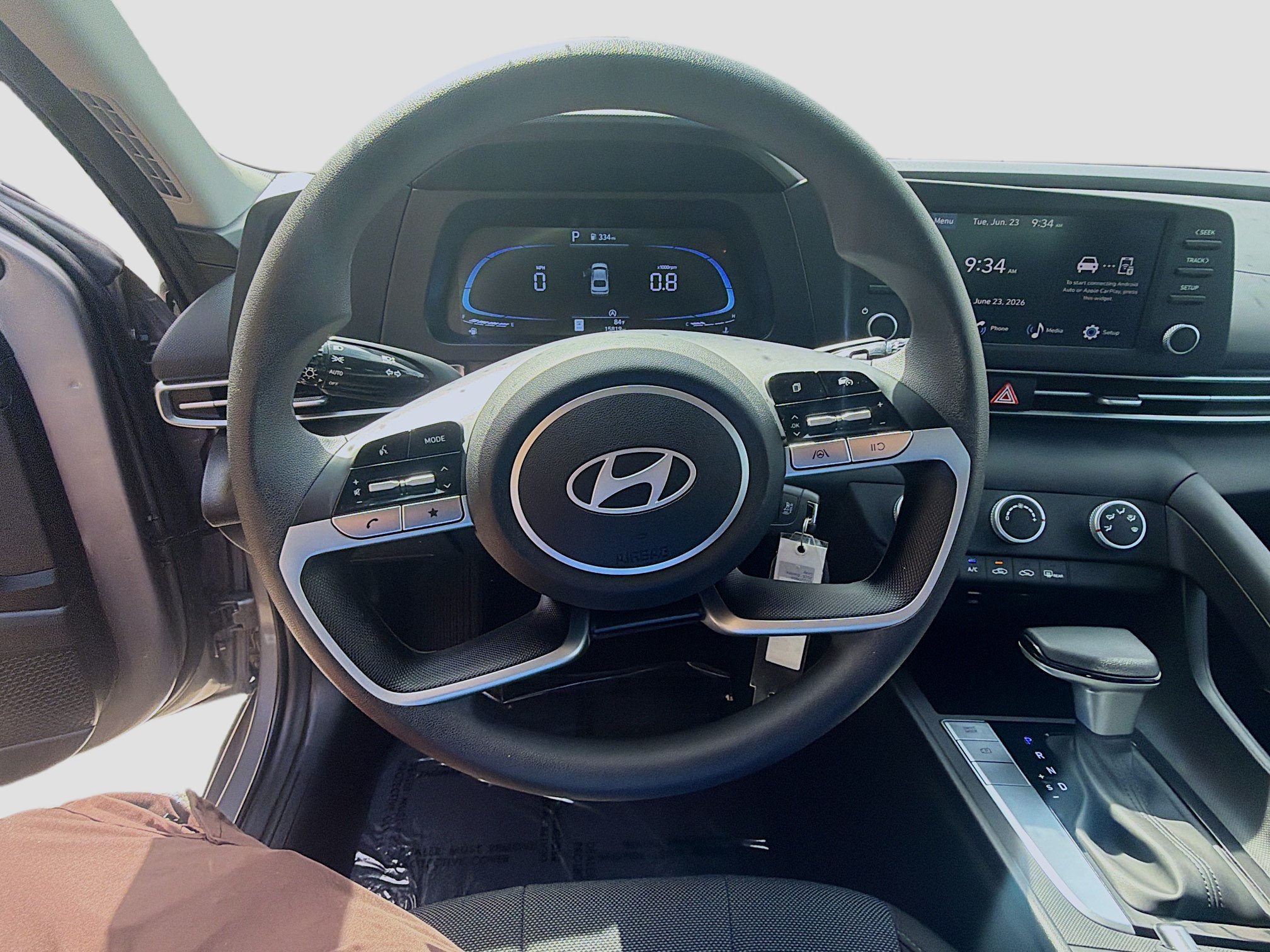 Used 2025 Hyundai Elantra SE FWD image 8