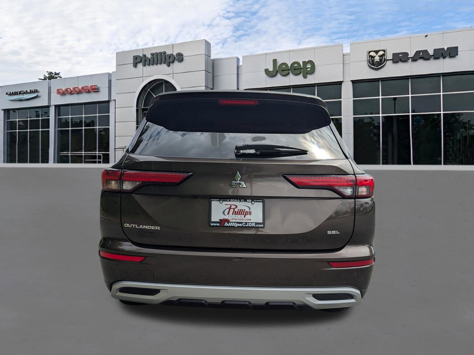 Used 2024 Mitsubishi Outlander SEL FWD image 4