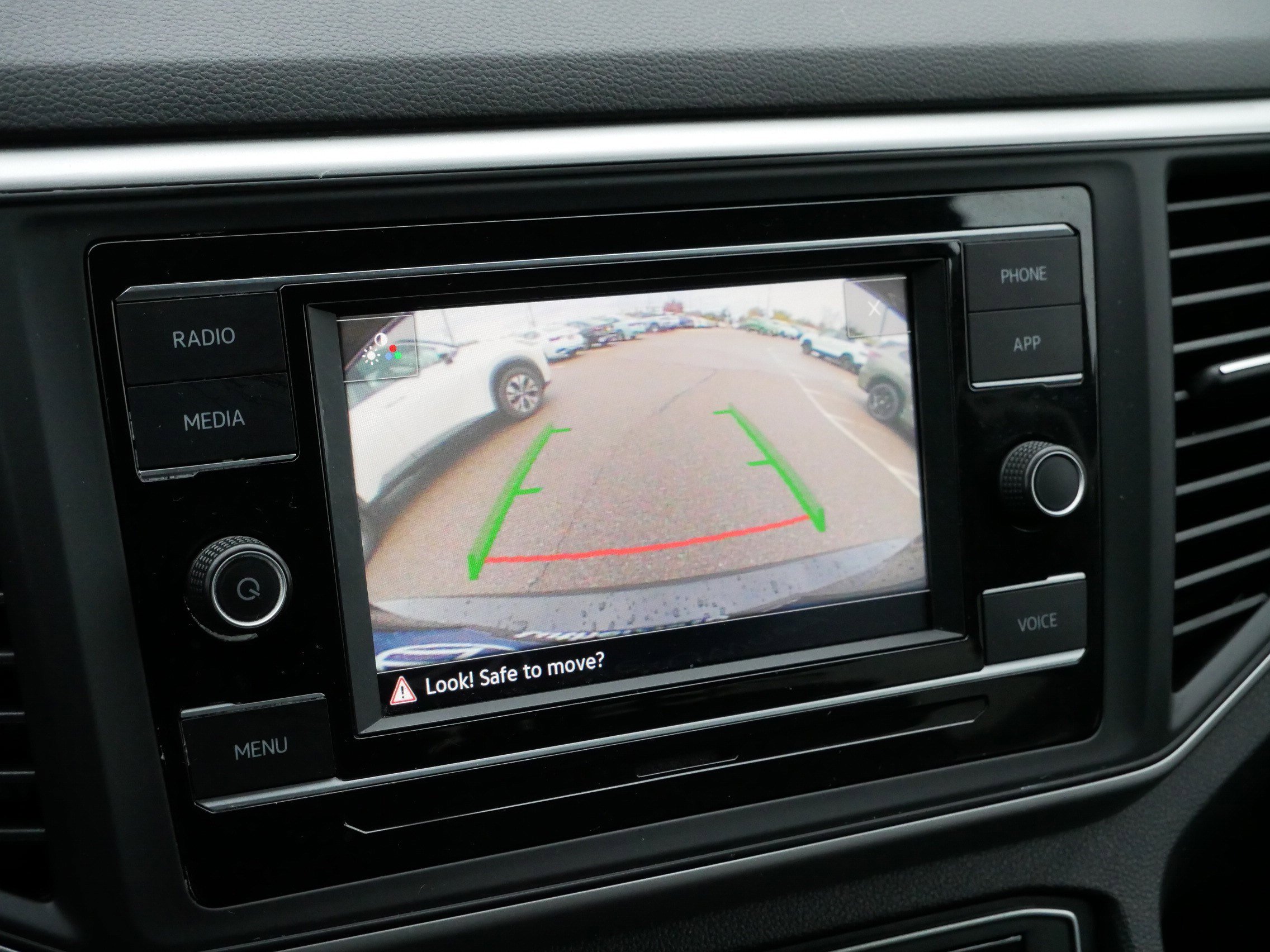 Certified 2022 Volkswagen Atlas SE image 28