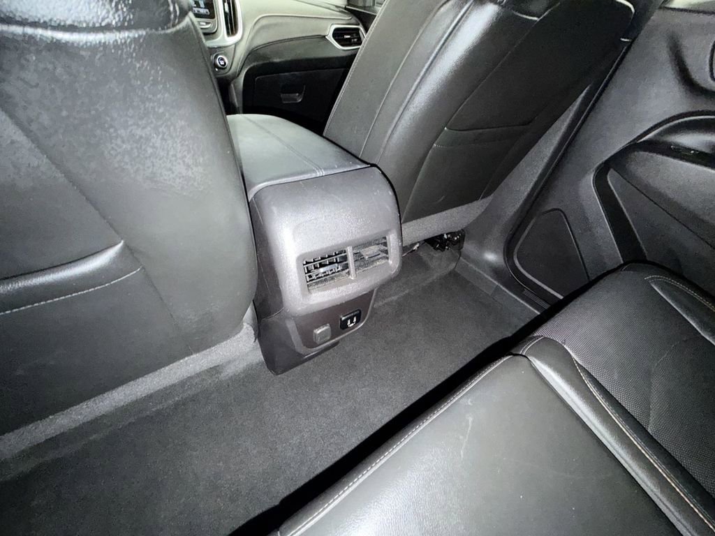 Used 2018 Chevrolet Equinox Premier image 20