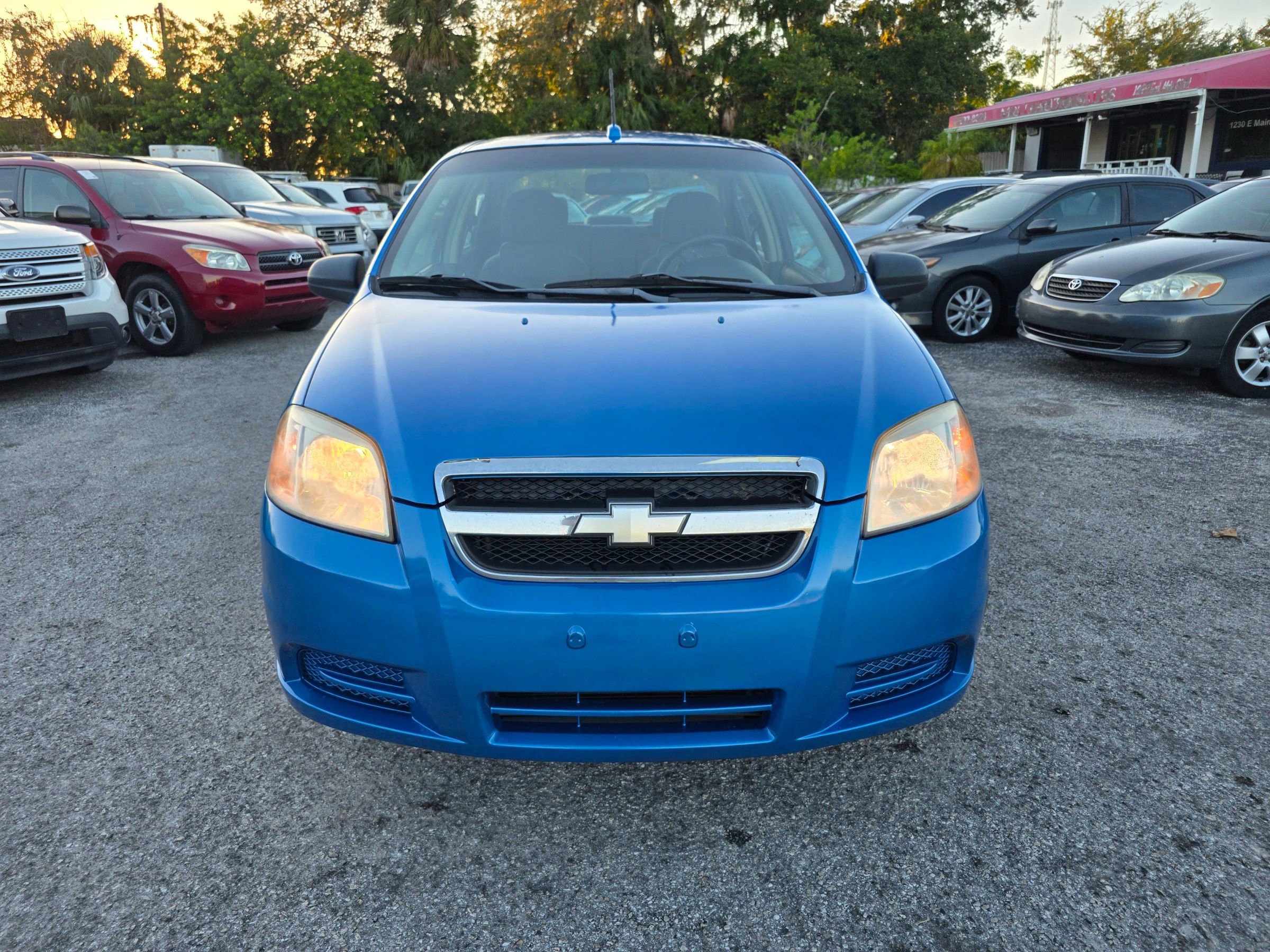 Used 2010 Chevrolet Aveo LT w/ Power and Convenience Package image 2