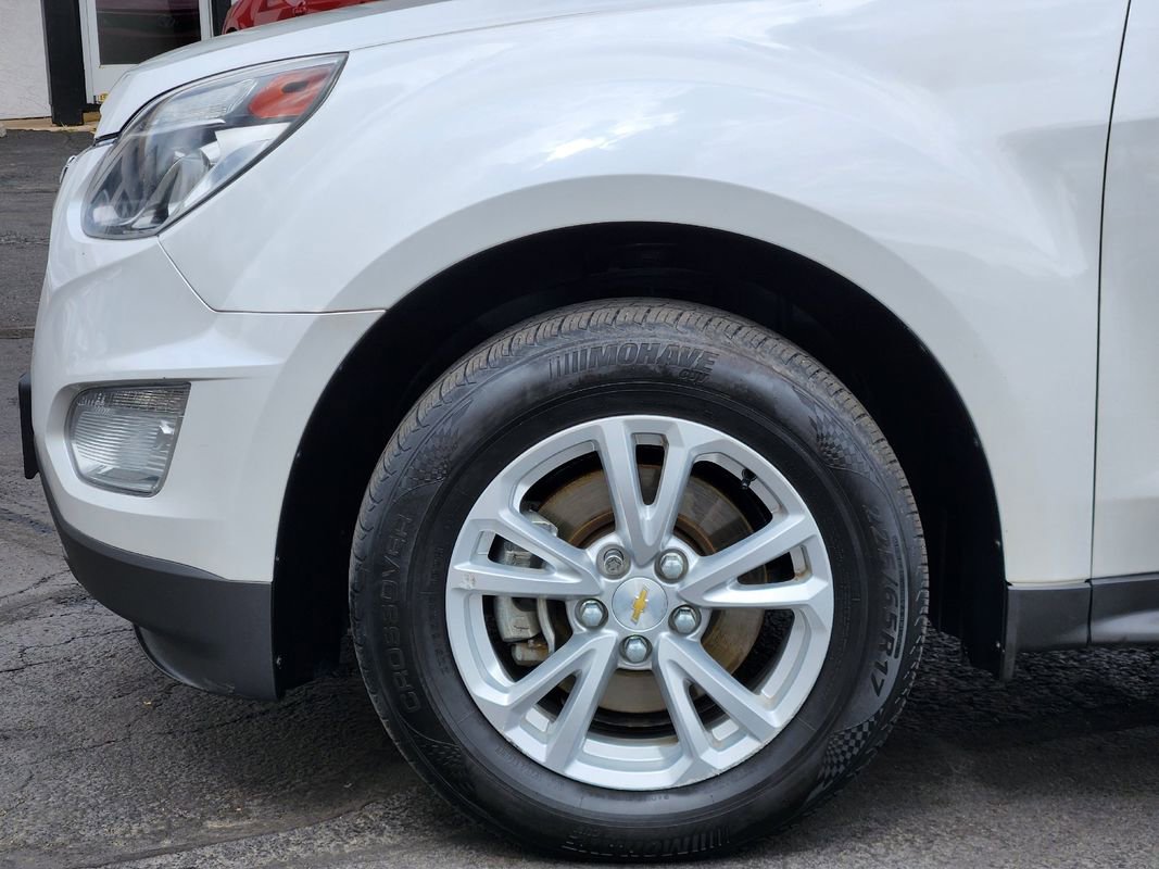 Used 2017 Chevrolet Equinox LT w/ Convenience Package image 9