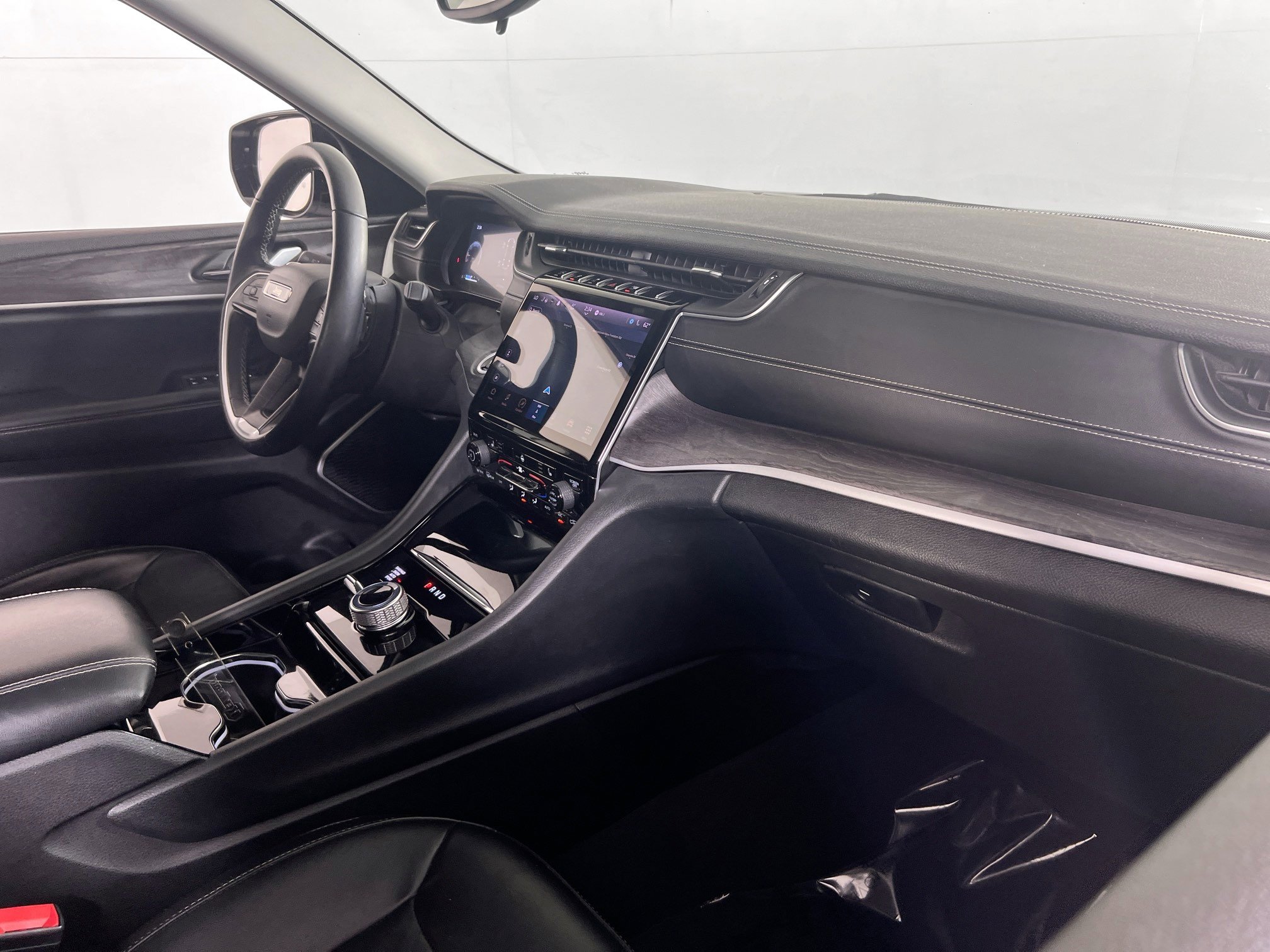 Used 2022 Jeep Grand Cherokee Limited AWD/4WD image 28