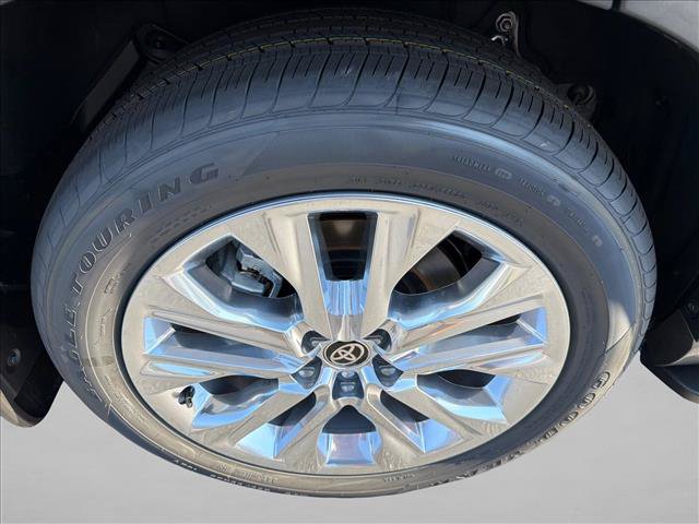 New 2026 Toyota Highlander Limited AWD/4WD image 17