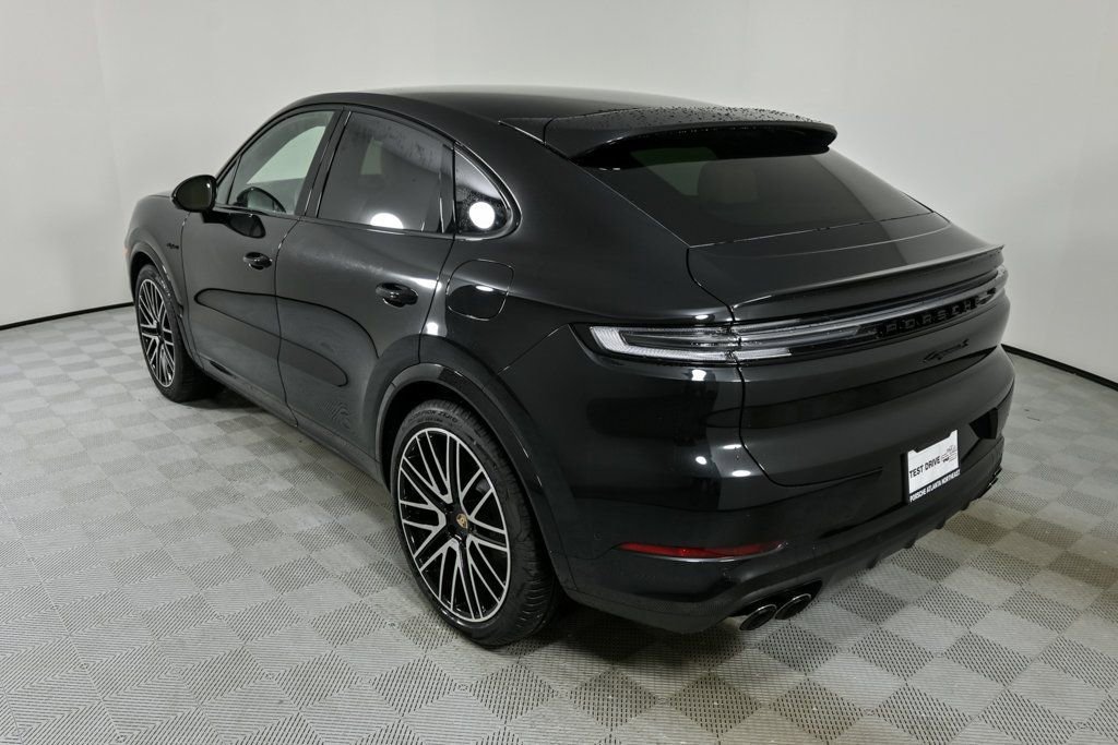New 2025 Porsche Cayenne S image 3