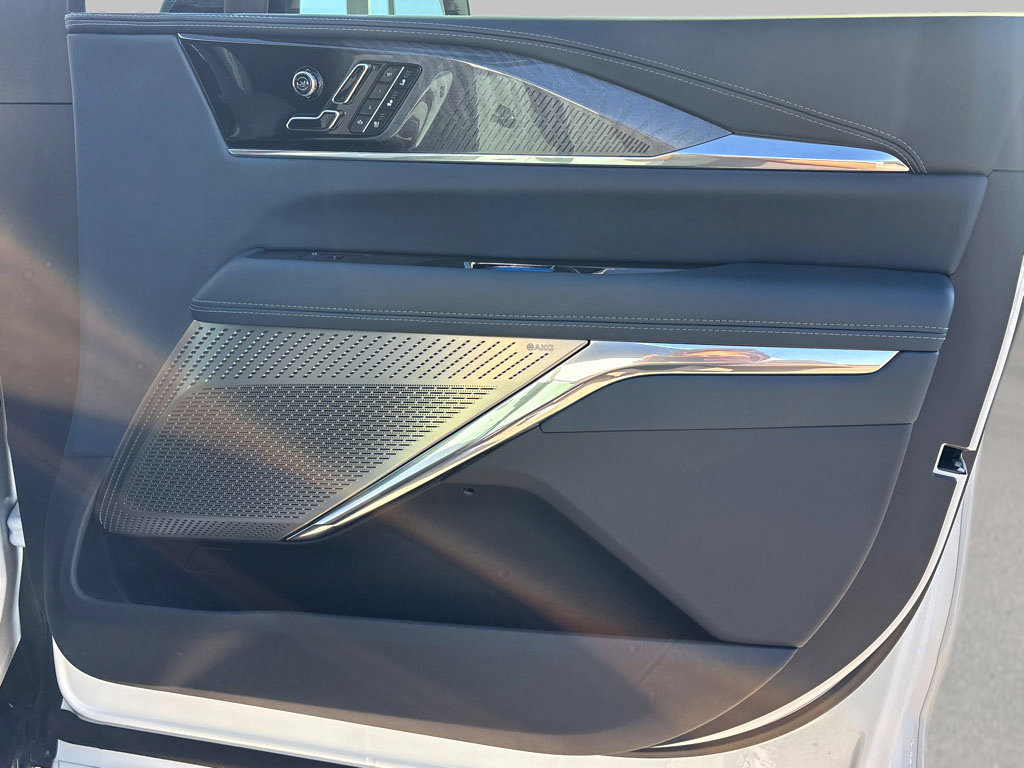 New 2025 Cadillac Escalade IQ Luxury 2 image 17