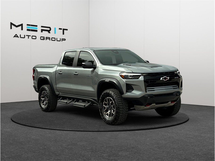 Used 2025 Chevrolet Colorado ZR2 w/ Technology Package