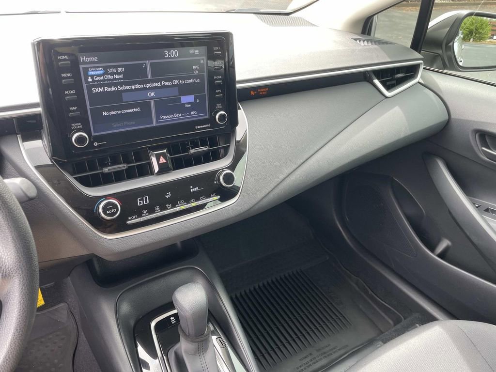 Used 2022 Toyota Corolla LE image 25