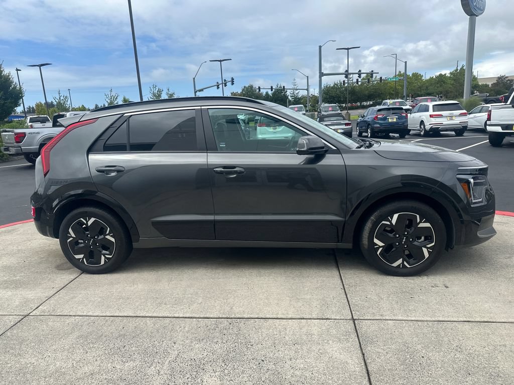 Used 2024 Kia Niro Wind w/ Wind Preserve Package FWD image 5