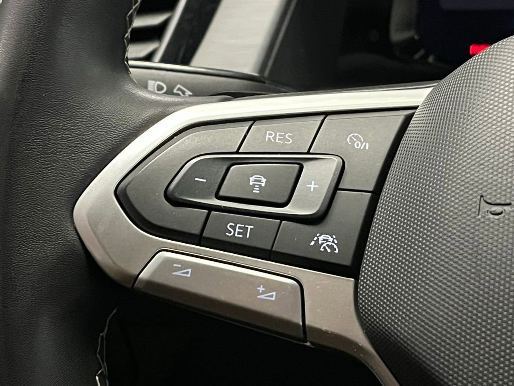 Used 2024 Volkswagen Atlas Cross Sport SE w/ Panoramic Sunroof Package image 25