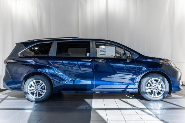 New 2026 Toyota Sienna XLE AWD/4WD image 3