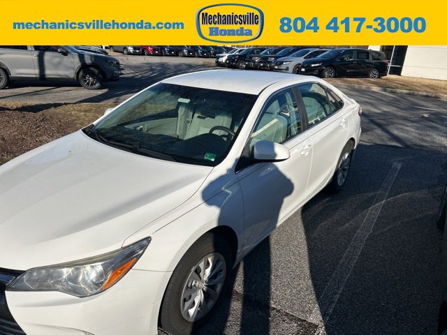 Used 2017 Toyota Camry image 1
