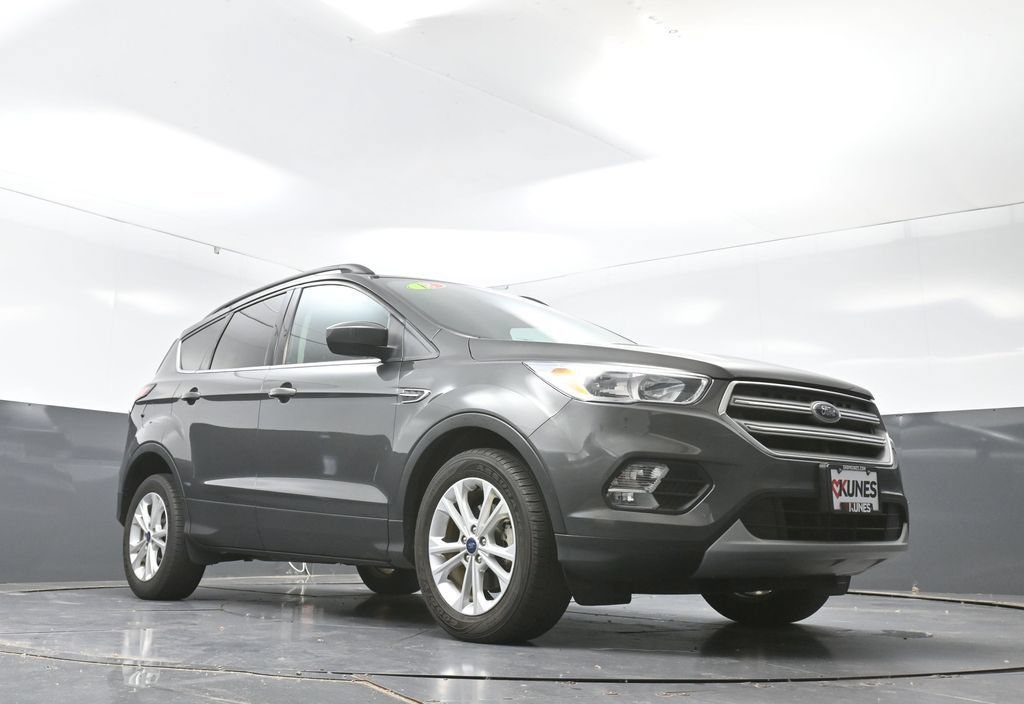 Used 2018 Ford Escape SE w/ SE Sync 3 Package FWD image 50