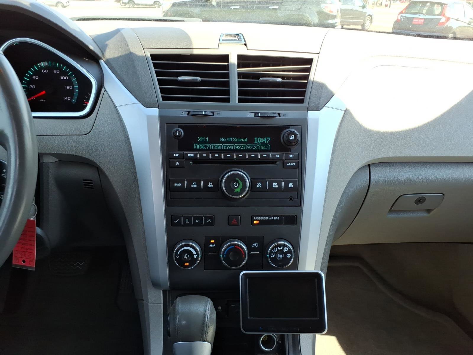 Used 2011 Chevrolet Traverse LT w/ Personal Connectivity Package FWD image 16