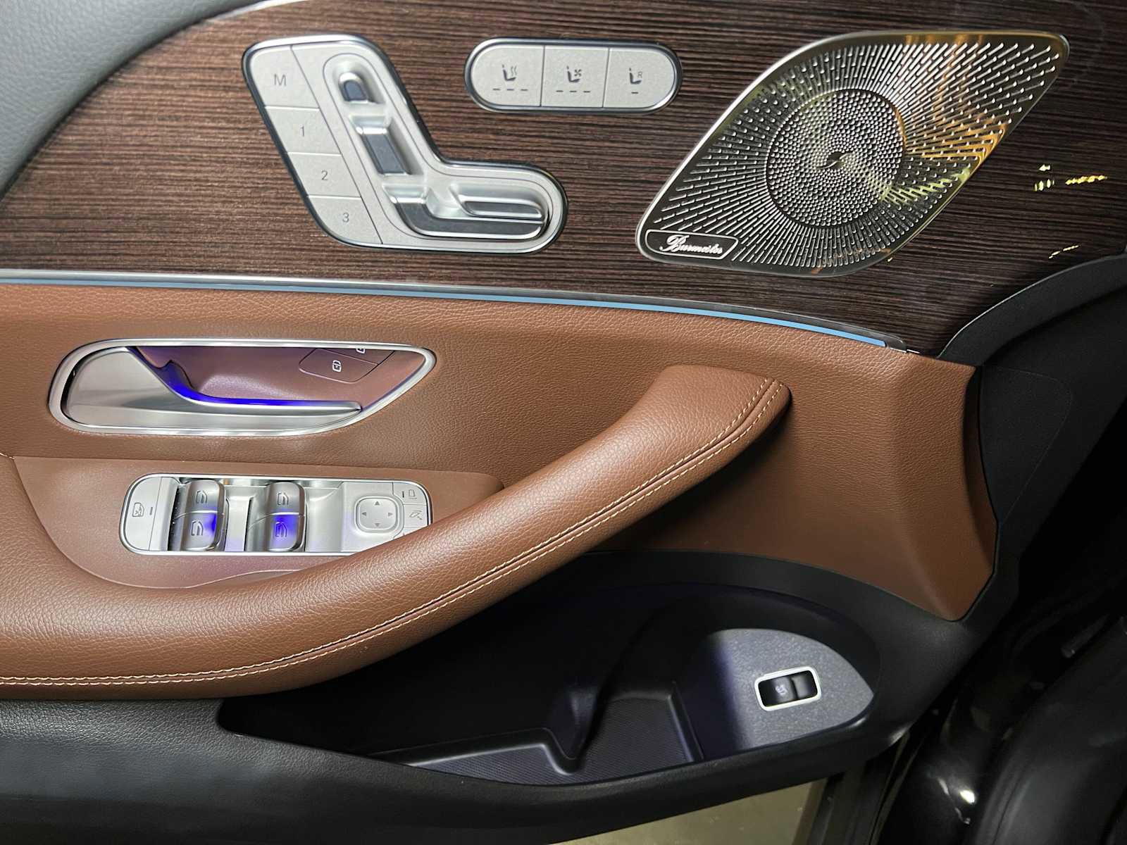 Certified 2025 Mercedes-Benz GLS 450 4MATIC image 21