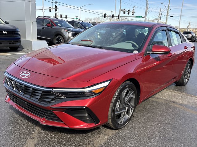 Used 2024 Hyundai Elantra SEL w/ Convenience Package image 8