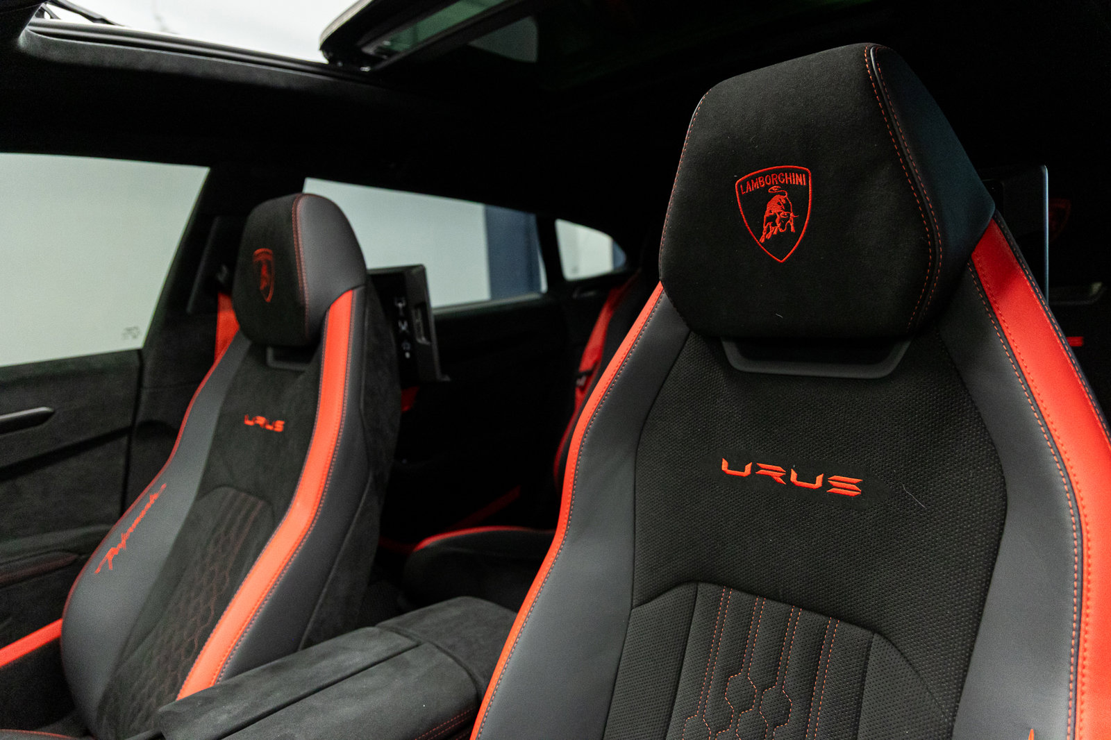 Used 2024 Lamborghini Urus Performante image 36