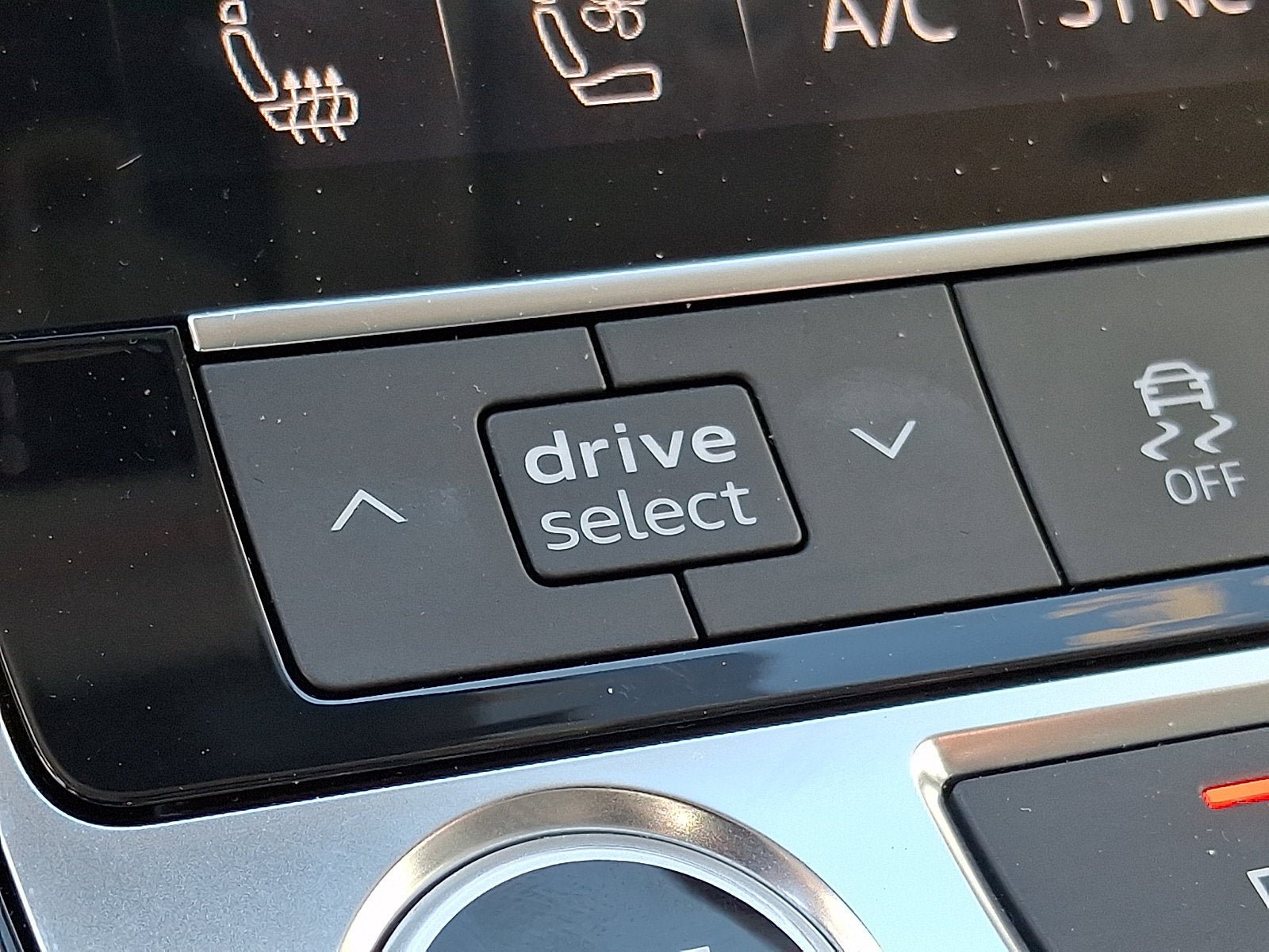 Used 2025 Audi Q8 Premium Plus AWD/4WD image 26