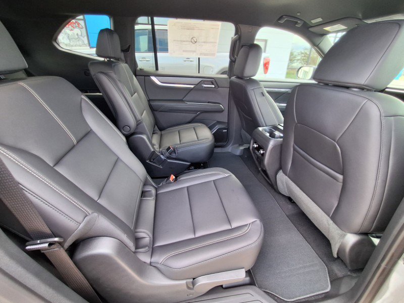New 2025 GMC Acadia Elevation w/ Elevation Premium Package image 18