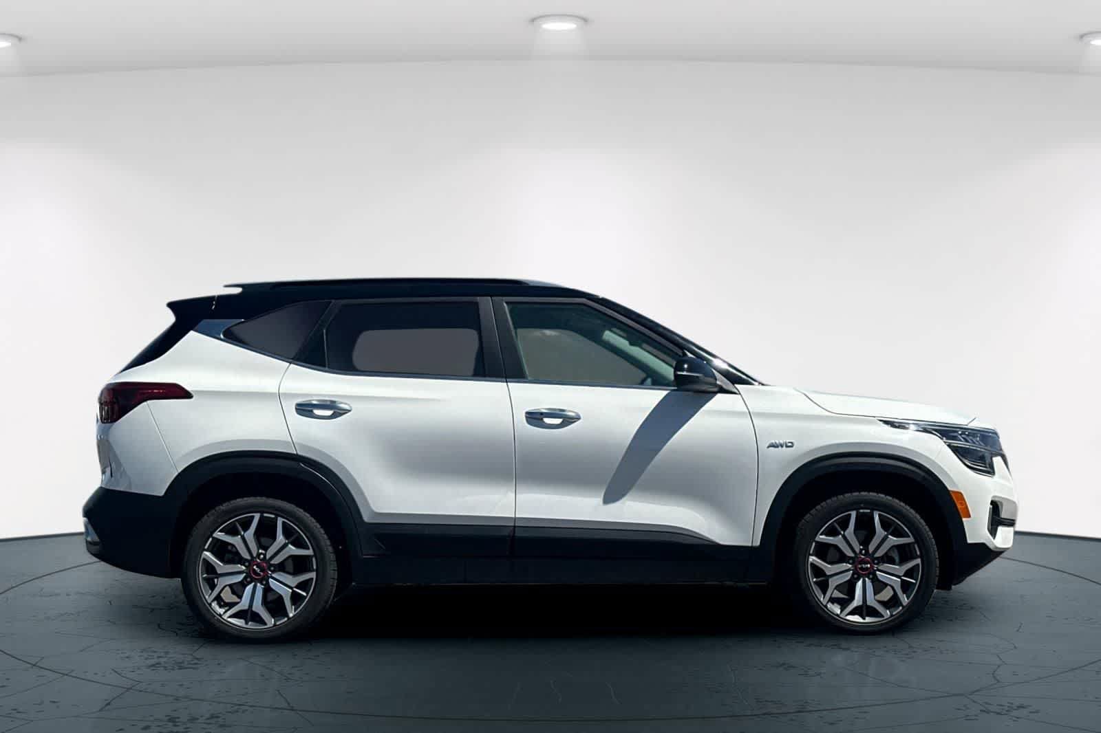 Used 2023 Kia Seltos SX AWD/4WD image 6