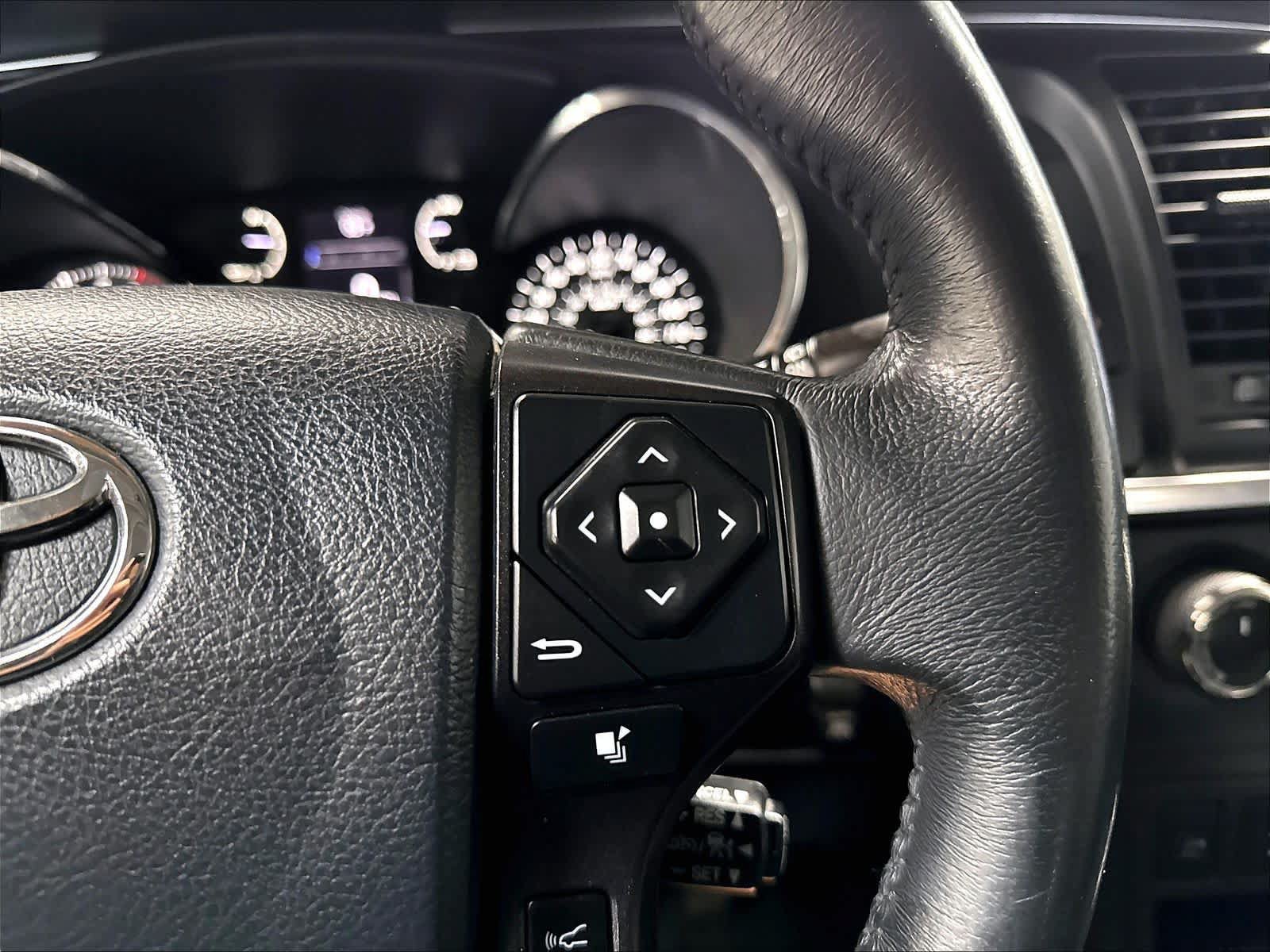 Used 2020 Toyota Sequoia TRD Pro AWD/4WD image 21